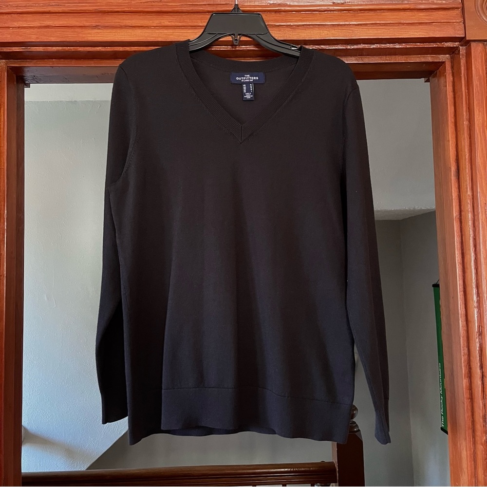 Lands End Black V-Neck Sweater - size M
